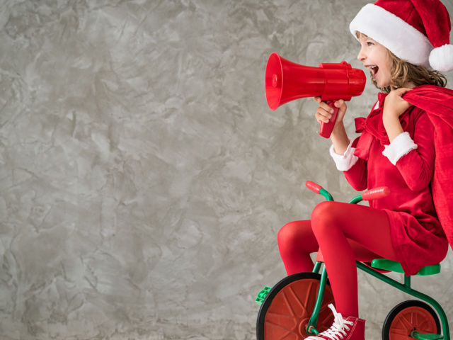 Introbild telefonisch für Hörer helfen Kindern spenden in der Weihnachtssammlung 2019.jpg