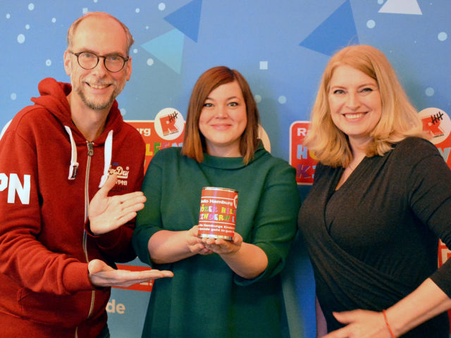 Introbild Katharina Fegebank eröffnet den Hörer helfen Kindern Spendenmarathon 2019