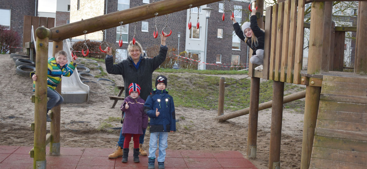 Introbild Kita Kinderinsel bekommt von Hörer helfen Kindern neue Fallschutzmatten