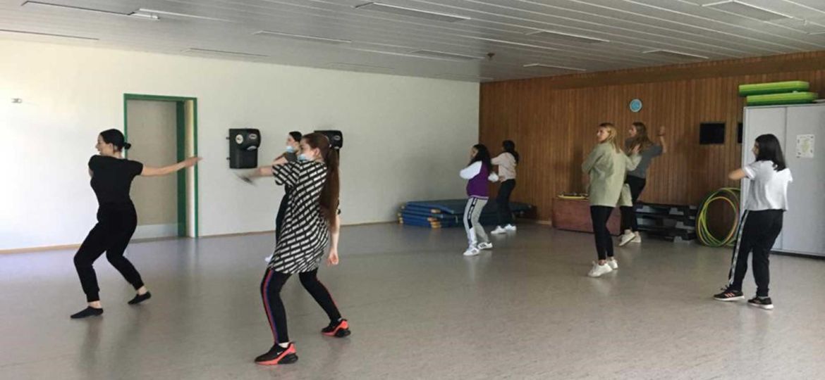 Introbild Beat Shakers Projekt an der Stadtteilschule Lurup finanziert durch Hörer helfen Kindern e.V.