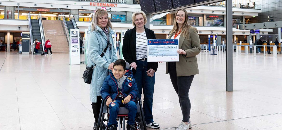 Introbild Hörer helfen Kindern bekommt Spende vom Hamburg Airport