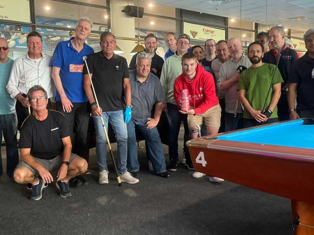 Introbild Danke an die Billiardfreunde für ihre Spende an Hörer helfen Kindern