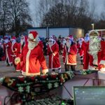 Introbild Dancing Santas in Schwarzenbek für Hörer helfen Kindern
