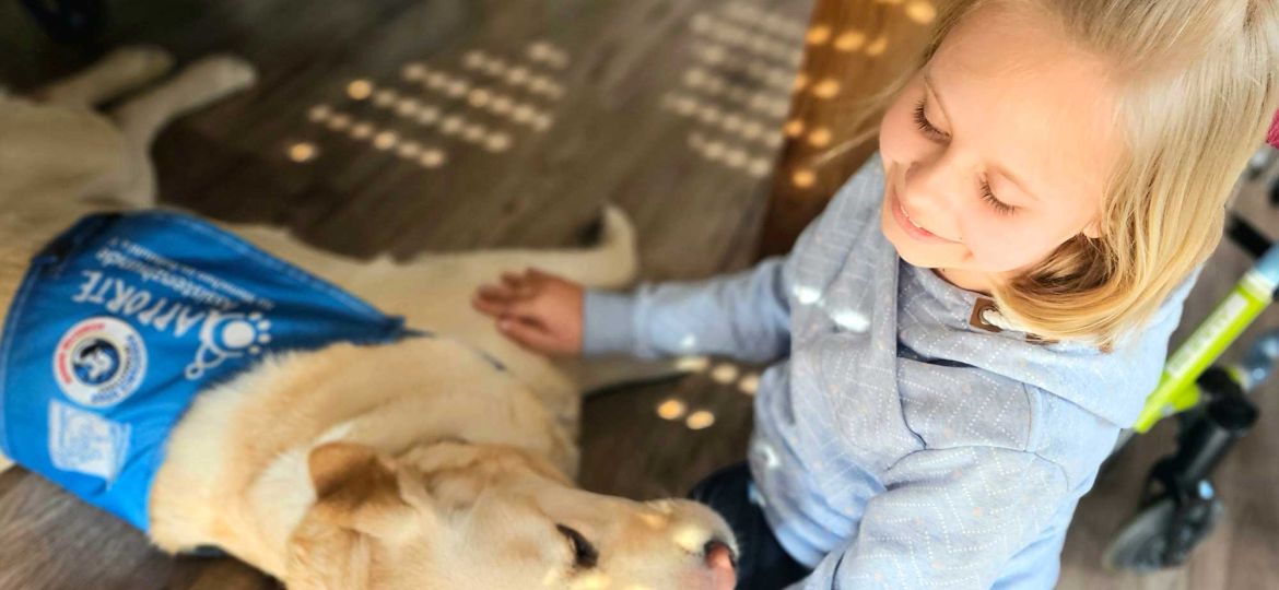 Introbild Hörer helfen Kindern Spendenmarathon 2025 ein Assistenzhund für Lenia