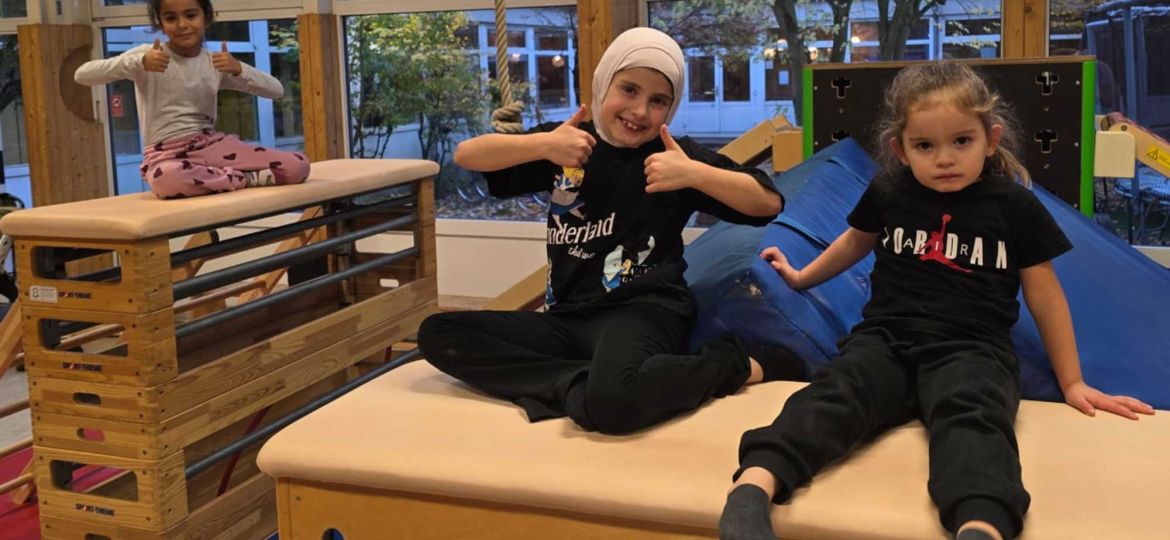 Artikelbild neue Sprungkästen für den Verein zur Förderung der Integration in Wilhelmsburg finanziert durch Hörer helfen Kindern