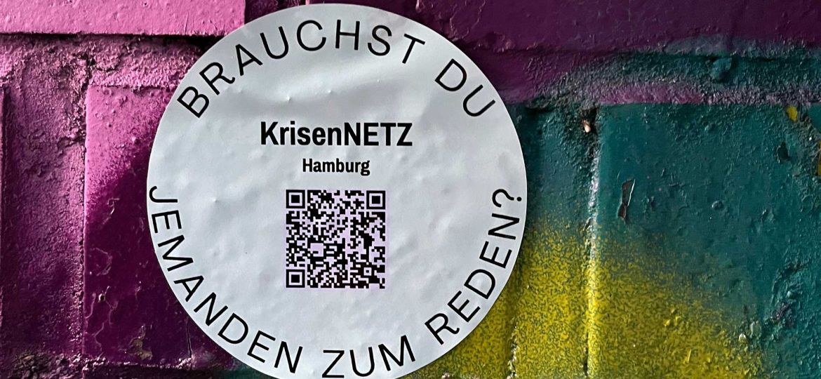 Introbild KrisenNETZ bekommt Spende von Hörer helfen Kindern