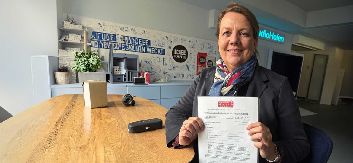 Introbild Anja Gitt Danke für Spende an Hörer helfen Kindern