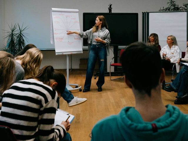 Introbild Fürstenberg Foundation bekommt Hilfe durch Hörer helfen Kindern