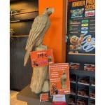 Introbild Holzadler wird von OBI Neugraben für Hörer helfen Kindern versteigert