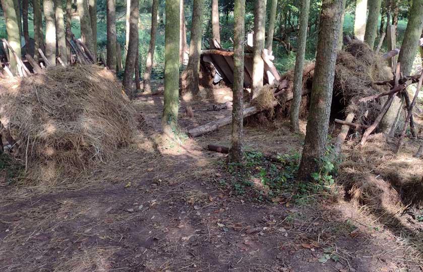 02-Schüler-der-Schule-Alter-Teichweg-bei-Survivaltraining-finanziert-durch-Hörer-helfen-Kindern