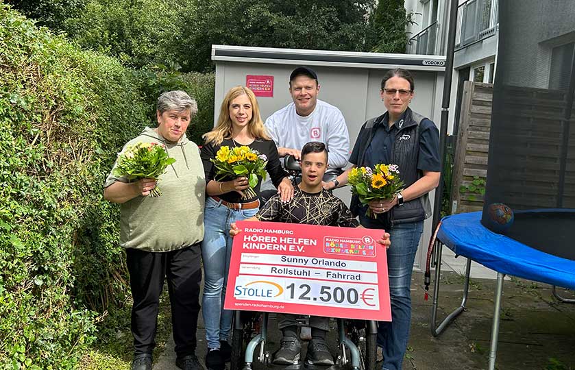 03-Sunny-bekommt-Therapierad-finanziert-von-Hörer-helfen-Kindern