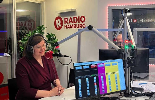 01-Promibesuche-im-Hörer-helfen-Kindern-Spendenmarathon