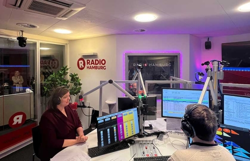 02-Promibesuche-im-Hörer-helfen-Kindern-Spendenmarathon