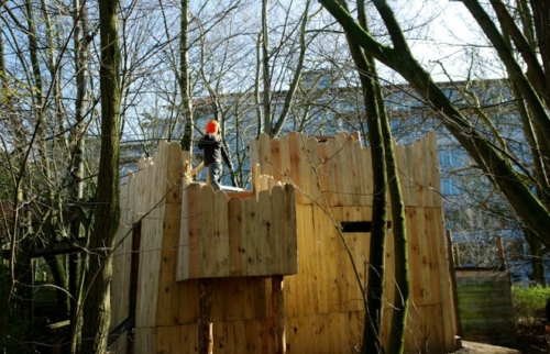 02-Spielplatzinitiative-Ottensen-bekommt-neue-Ritterburg-finanziert-durch-Hörer-helfen-Kindern