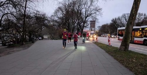 03-Introbild-Ment-rennt-2024-für-Hörer-helfen-Kindern