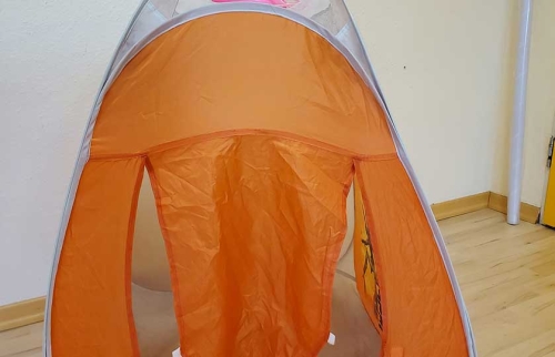 03-Spielzimmer-für-Flüchtlingsunterkunft-durch-Hörer-helfen-Kindern