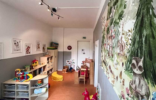 04-Familienzimmer-im-St.-Josef-Heim-finanziert-durch-Hörer-helfen-Kindern