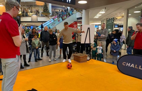 04-Gewinn-gegen-Stübi-im-ELBE-für-Hörer-helfen-Kindern