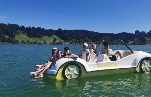 04-Schwimmreise-des-Jugenderholungswerks-finanziert-durch-Hörer-helfen-Kindern