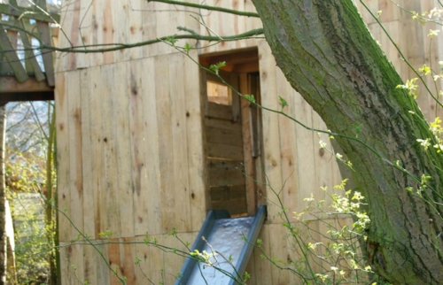 04-Spielplatzinitiative-Ottensen-bekommt-neue-Ritterburg-finanziert-durch-Hörer-helfen-Kindern