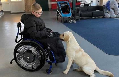 05-Ein-Assistenzhund-für-Thies-finanziert-von-Hörer-helfen-Kindern