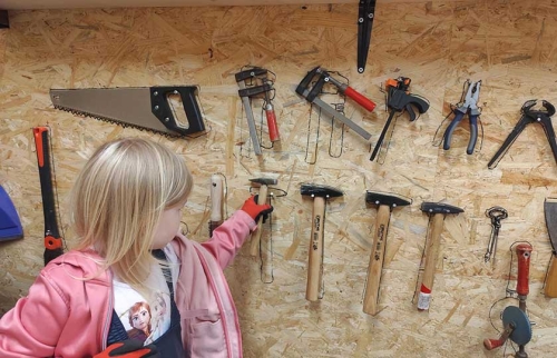 05-Neue-Holzwerkstatt-für-Kita-Burgwedel-finanziert-von-Hörer-helfen-Kindern
