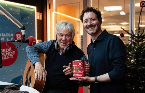 05-Promibesuche-im-Hörer-helfen-Kindern-Spendenmarathon-2023