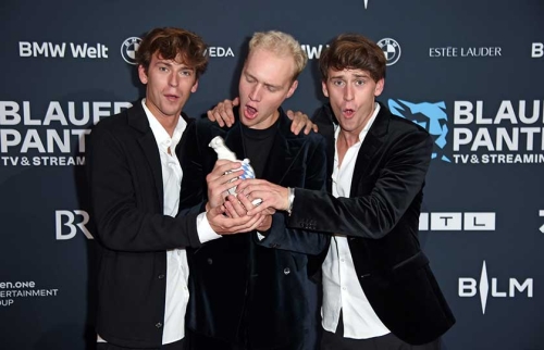 05-Promis-im-Hörer-helfen-Kindern-Spendenmarathon-2022