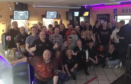 05-Scheckübergabe-Dartturnier-für-Hörer-helfen-Kindern