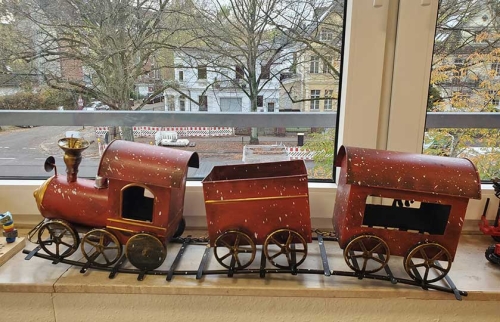 05-Spielzimmer-für-Flüchtlingsunterkunft-durch-Hörer-helfen-Kindern