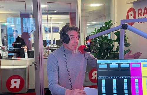 06-Promibesuche-im-Hörer-helfen-Kindern-Spendenmarathon