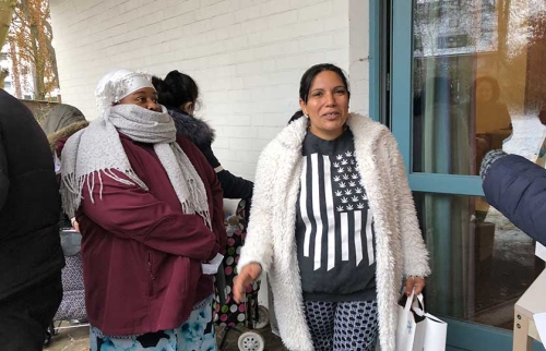 07-Arche-und-Familienhelden-bereiten-dank-Hörer-helfen-Kindern-vielen-Familien-sorgenfreies-Weihnachtsfest