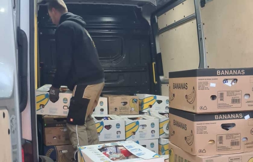 08-Arche-und-Familienhelden-bereiten-dank-Hörer-helfen-Kindern-vielen-Familien-sorgenfreies-Weihnachtsfest