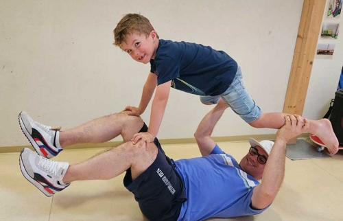 08-Breakdanceprojekt-der-Sternenbande-in-der-Kita-Sternschnuppe-finanziert-von-Hörer-helfen-Kindern