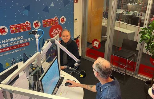 08-Promibesuche-im-Hörer-helfen-Kindern-Spendenmarathon