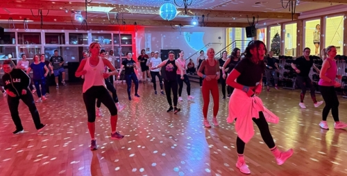 08-Zumba-mit-Alicia-für-Hörer-helfen-Kindern