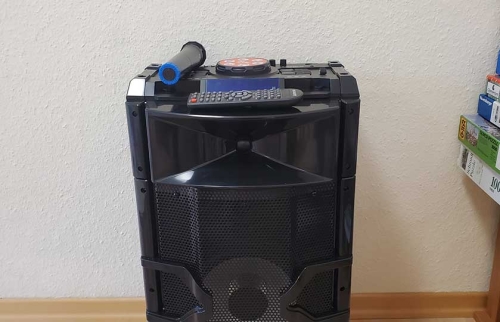 09-Spielzimmer-für-Flüchtlingsunterkunft-durch-Hörer-helfen-Kindern