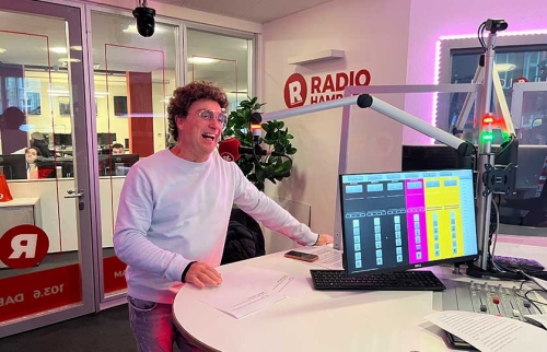 10-Promibesuche-im-Hörer-helfen-Kindern-Spendenmarathon