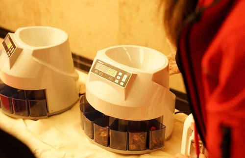 10-Spendertag-2024-für-Hörer-helfen-Kindern