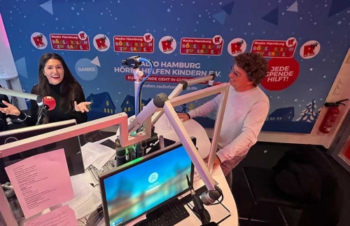 11-Promibesuche-im-Hörer-helfen-Kindern-Spendenmarathon