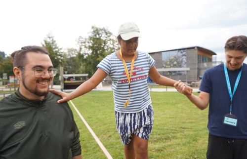 12-Schwimmreise-des-Jugenderholungswerks-finanziert-durch-Hörer-helfen-Kindern