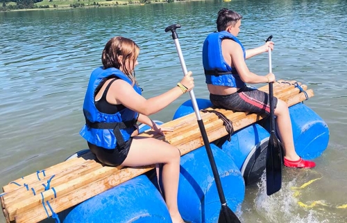 13-Schwimmreise-des-Jugenderholungswerks-finanziert-durch-Hörer-helfen-Kindern