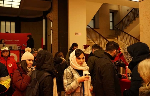 18-Spendertag-2024-für-Hörer-helfen-Kindern